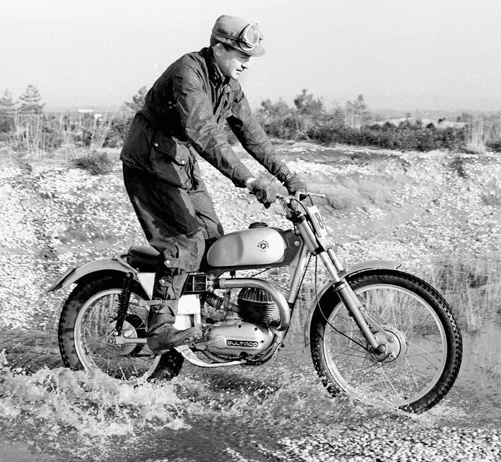 Sammy Miller và chiếc Bultaco Sherpa 669Nho trong những năm 60s